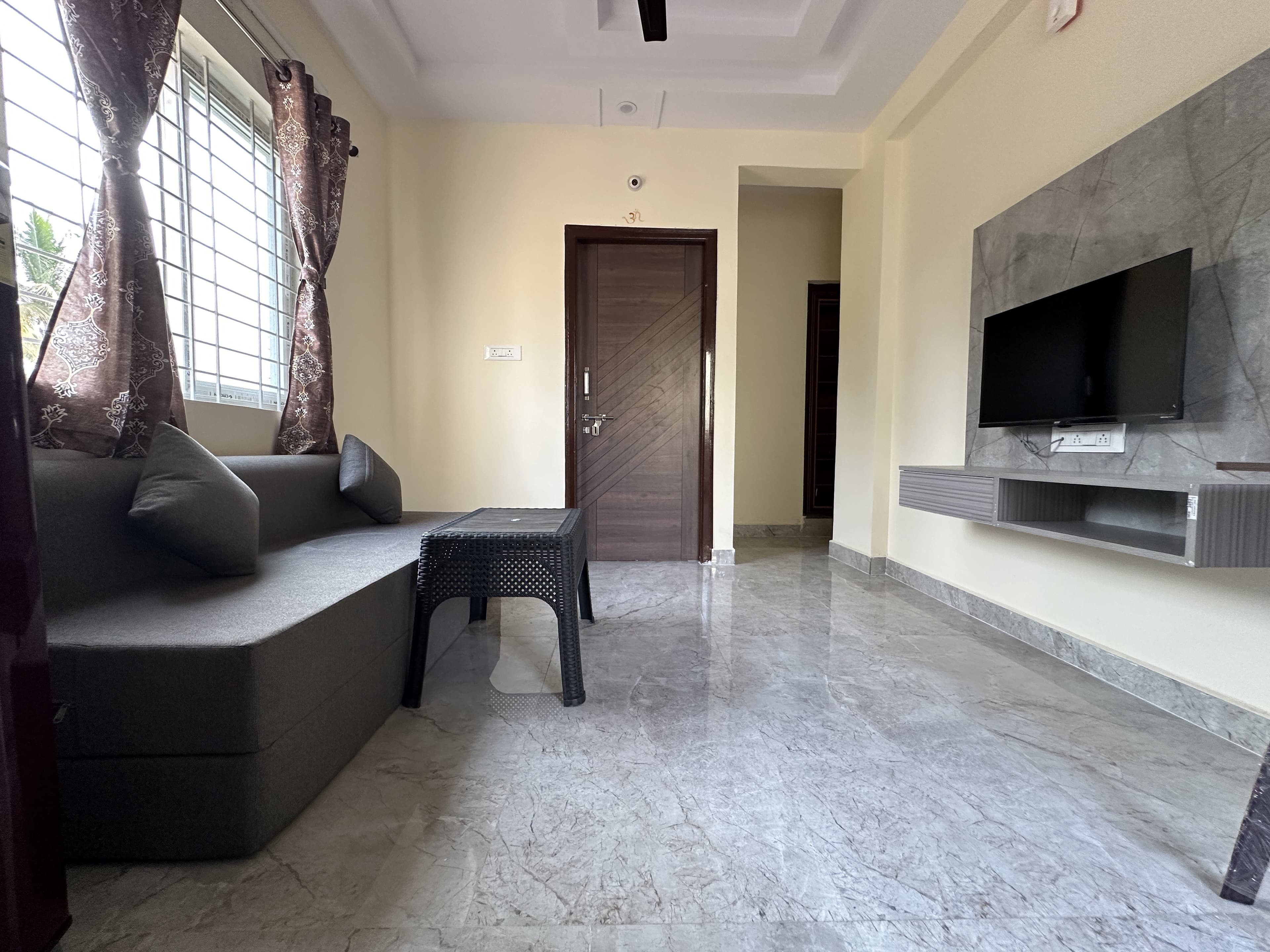 1Bhk with Lift 401 (300mtr from techmahindra)4thF