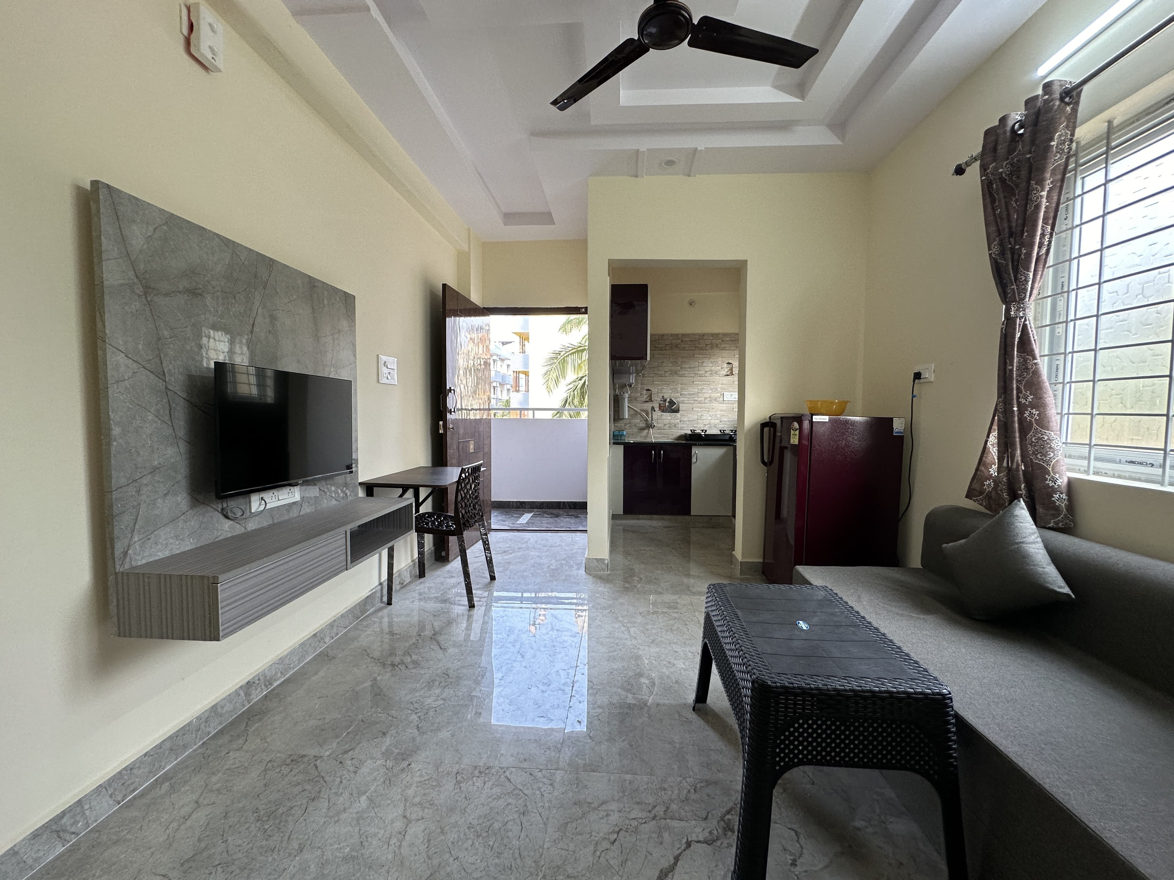 1Bhk with Lift 601 (300mtr from techmahindra)