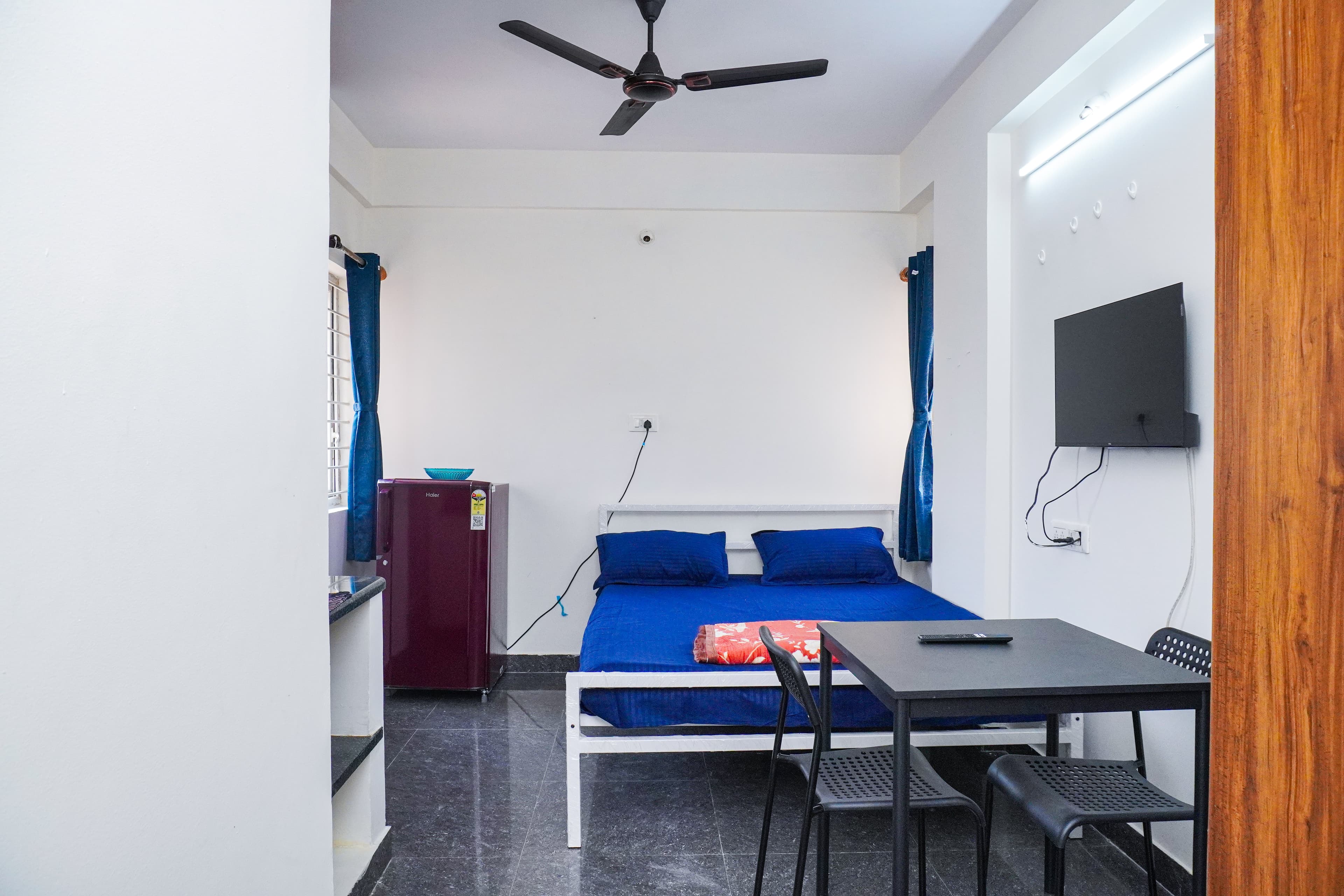 Cozy 1Rk 1.5km From Hosa Road Metro 402