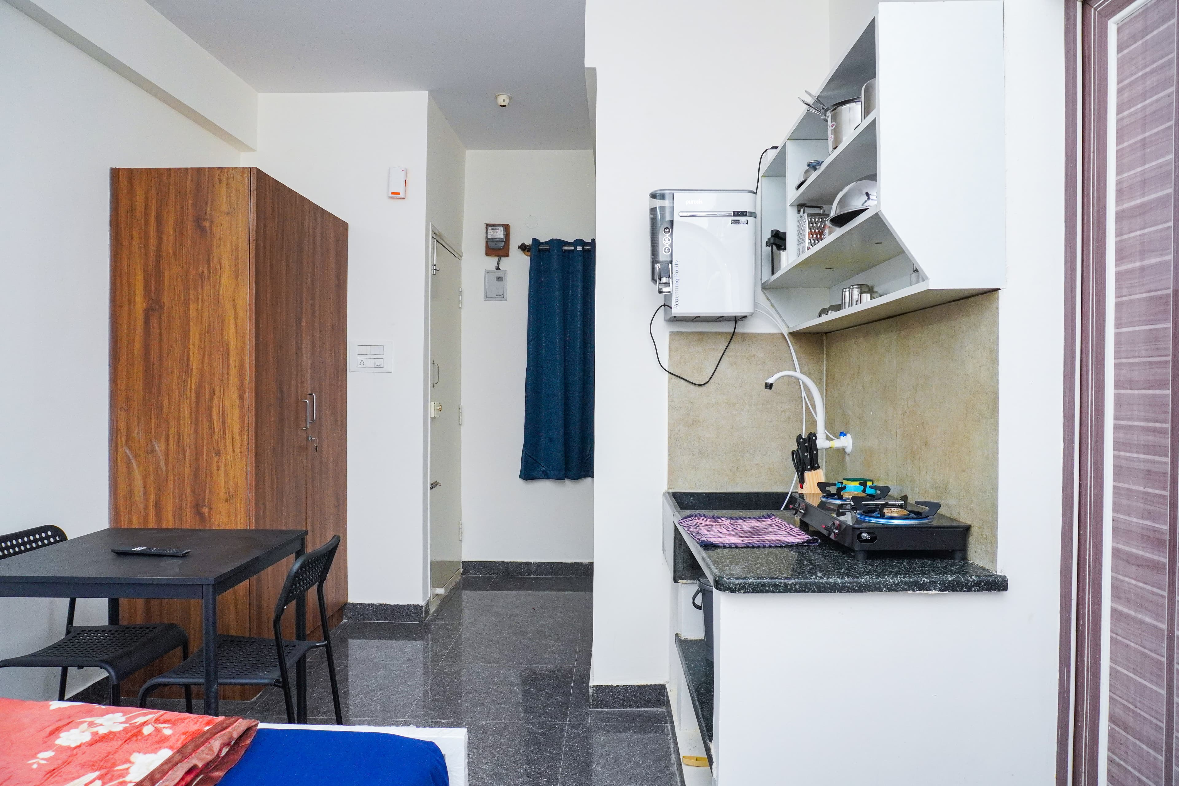 Cozy 1Rk 1.5km From Hosa Road Metro 406