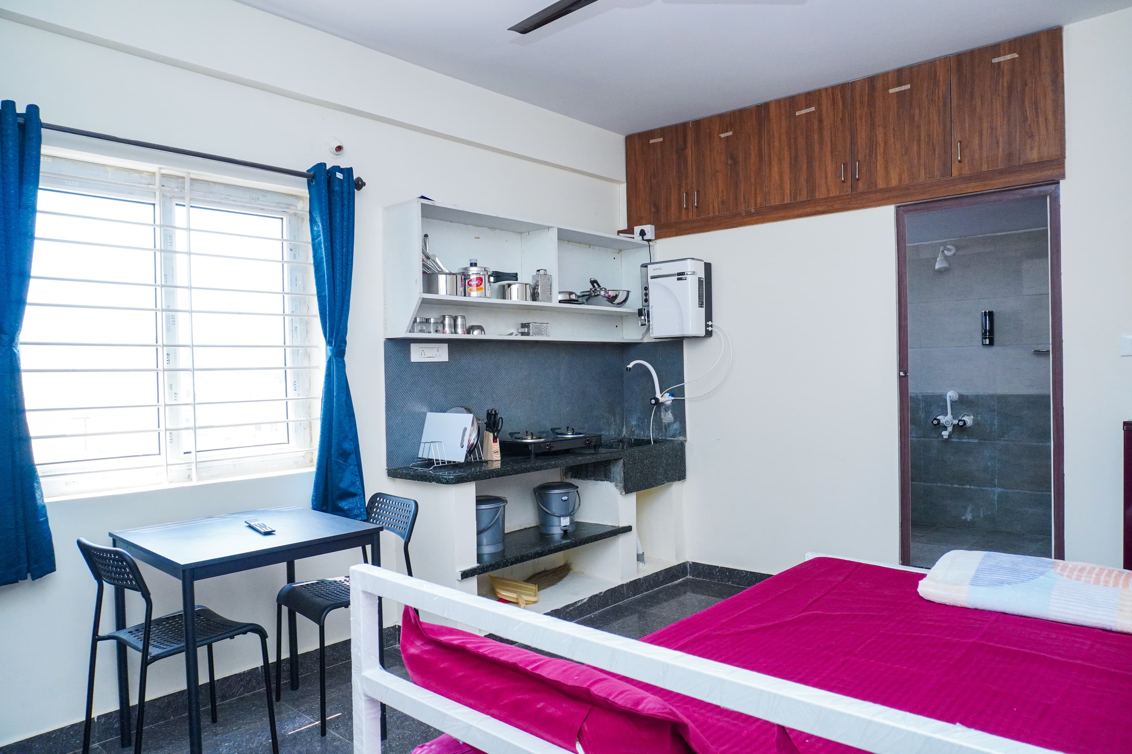Cozy 1Rk 1.5km From Hosa Road Metro 408