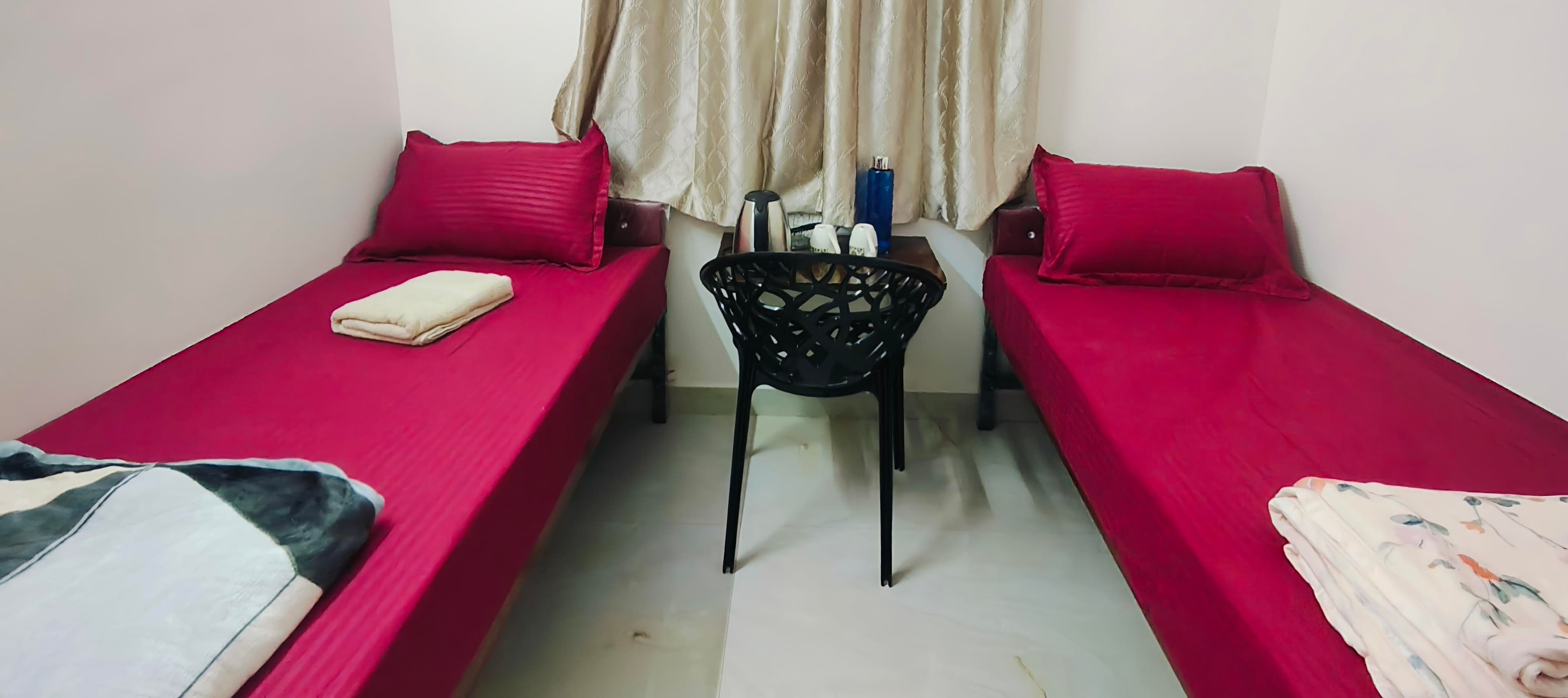 Splendid rooms In Yelahanka near Airport/KIA with Common kitchen 104