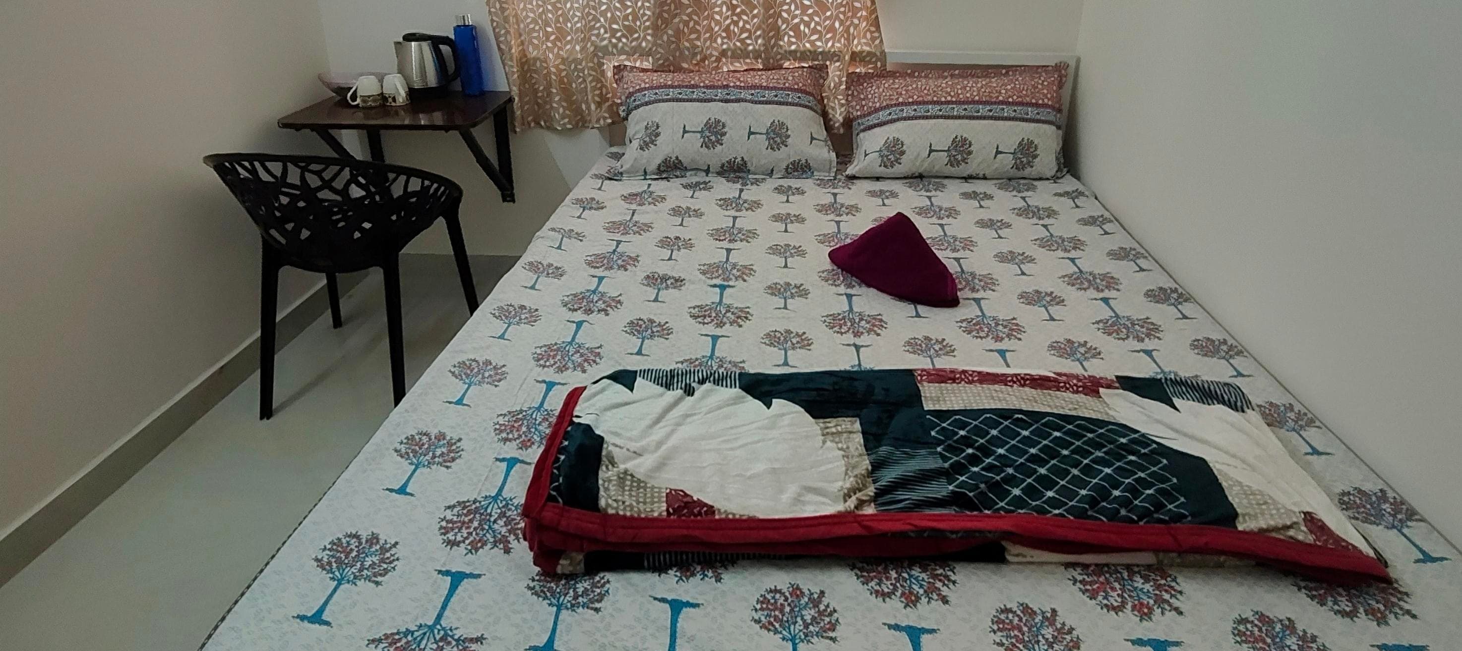 Splendid rooms In Yelahanka near Airport/KIA with Common kitchen 404