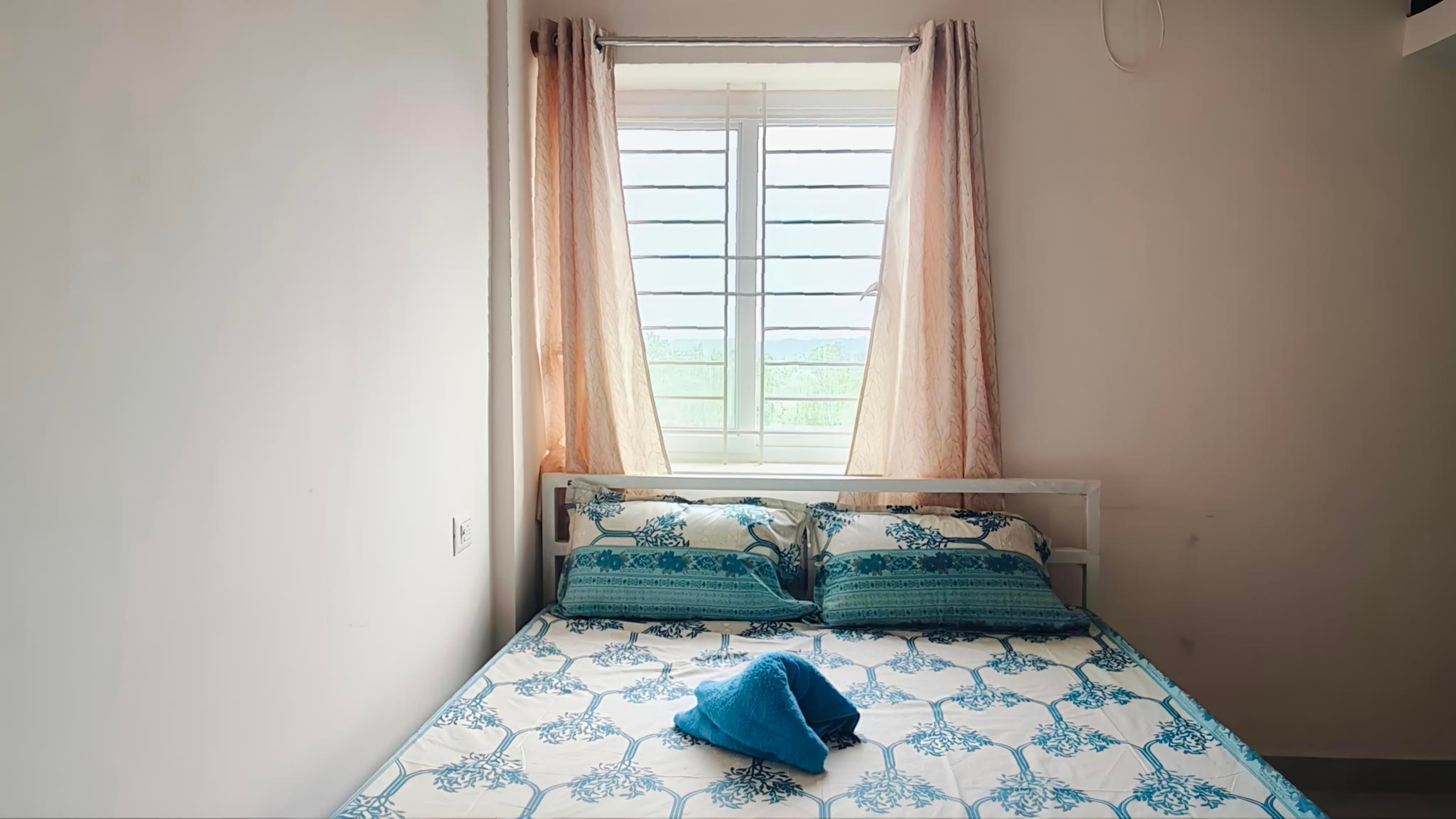Splendid rooms In Yelahanka near Airport/KIA with Common kitchen 406