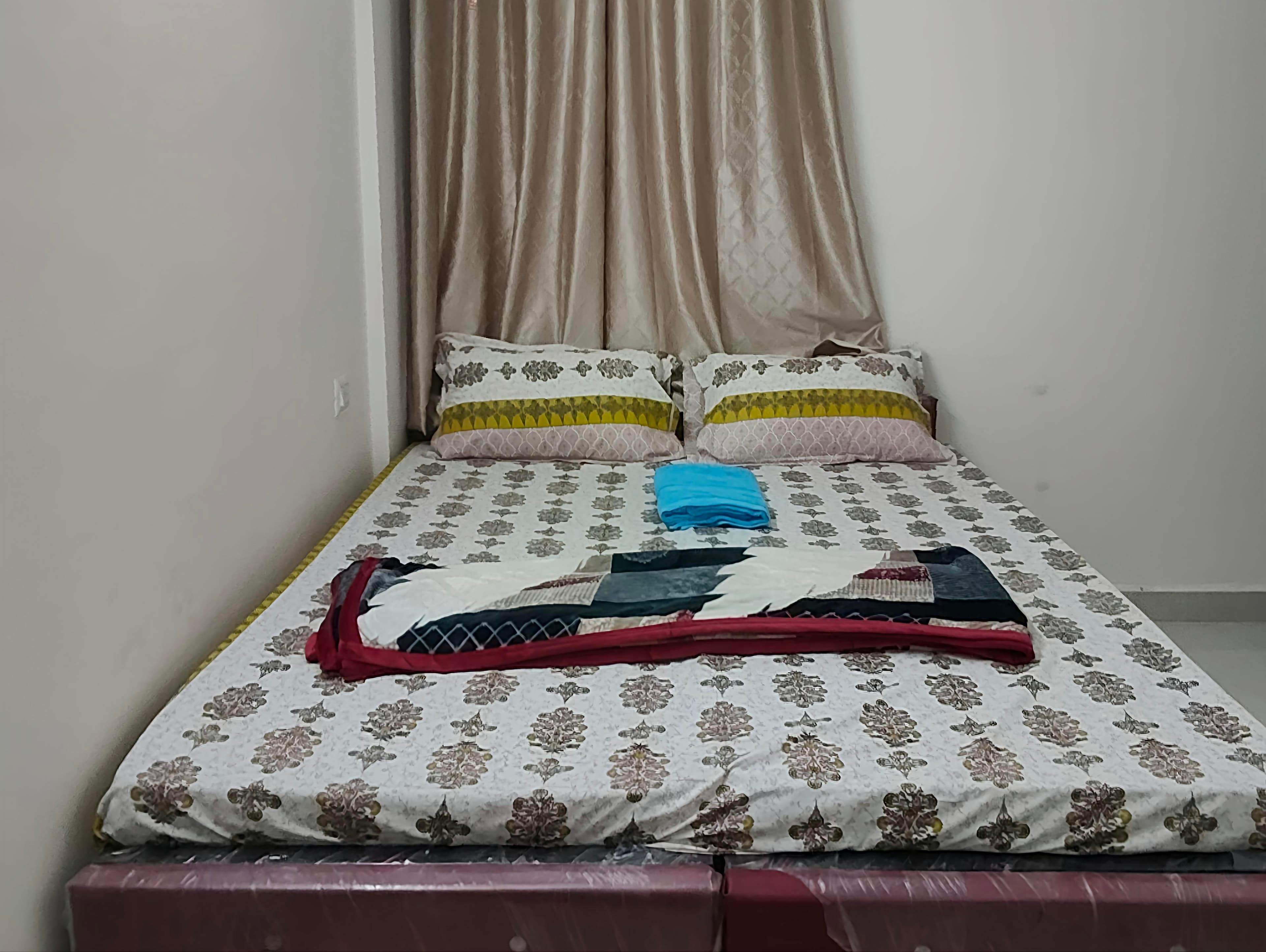 Splendid rooms In Yelahanka near Airport/KIA with Common kitchen 502